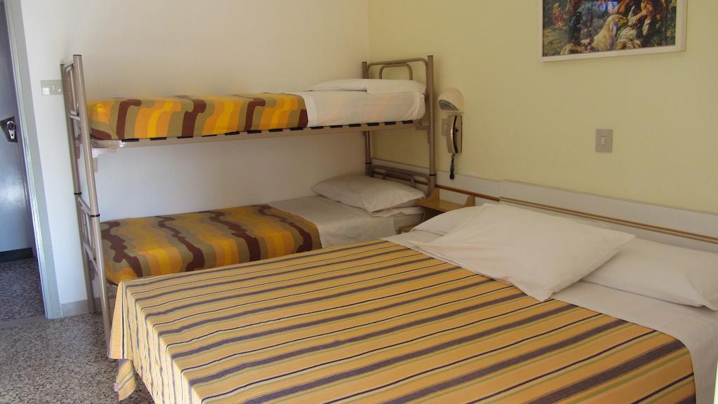 Hotel Toledo Rimini Bilik gambar
